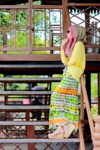 ملابس فتيات محجبات: ألوان مختلفة مع غالبية للون الأصفر